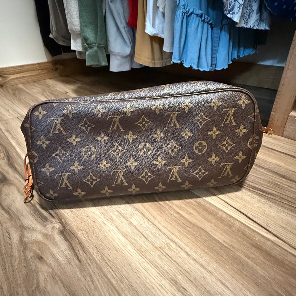 ✨Louis Vuitton Neverfull Monogram Tote Bag - Picture 5 of 12